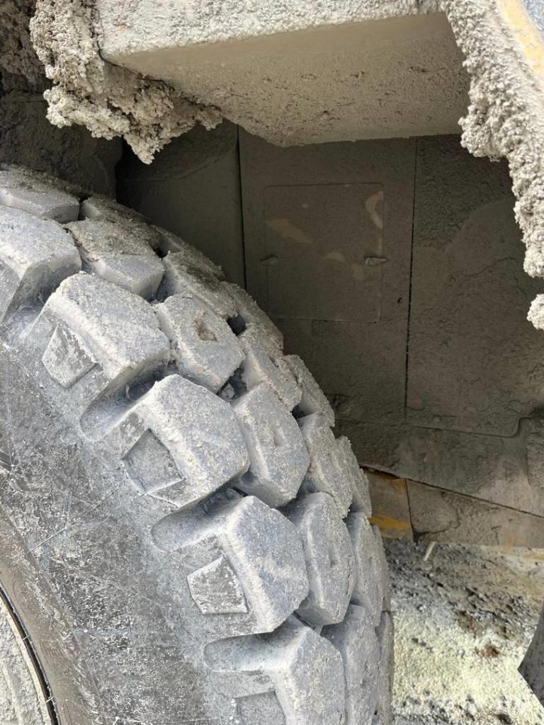 CAT 771D شاحنات المخلفات الصلبة