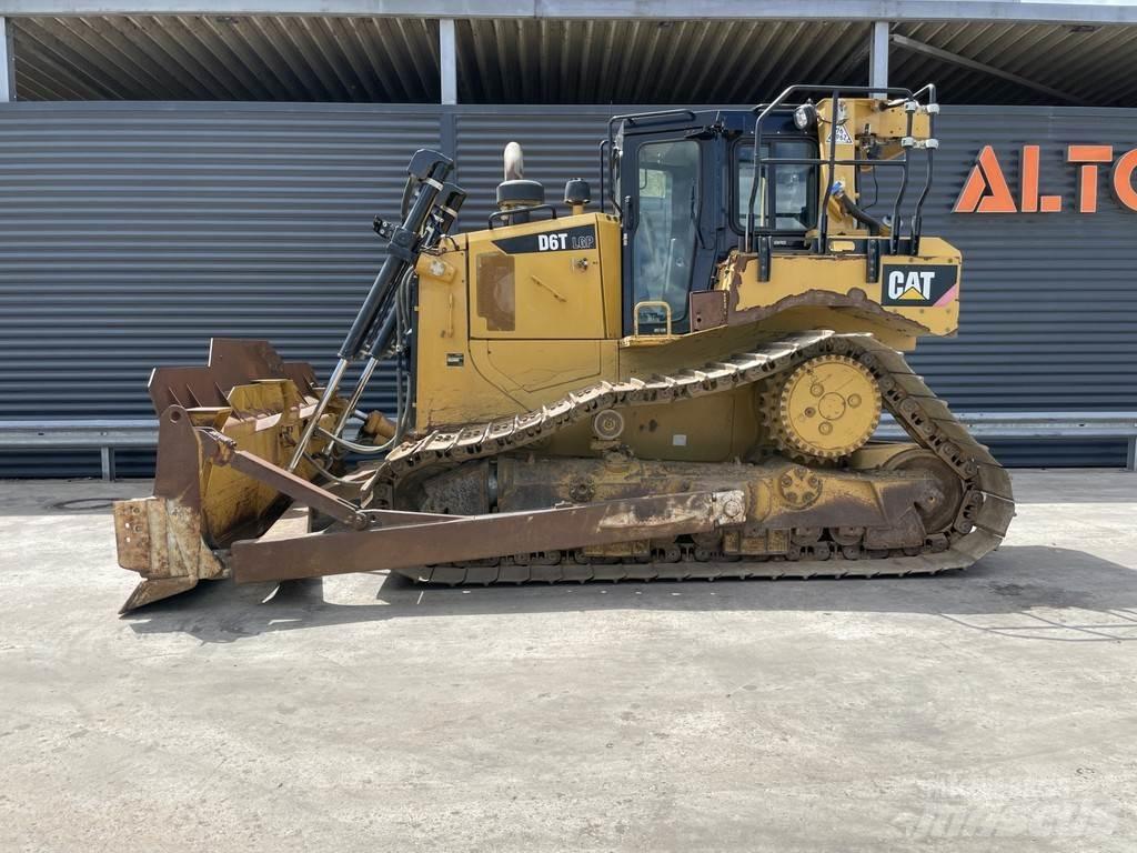 CAT D6T LGP بلدوزرات مجنزرة