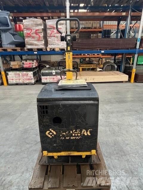 Bomag BPR 70/70 دكاكات أفقية