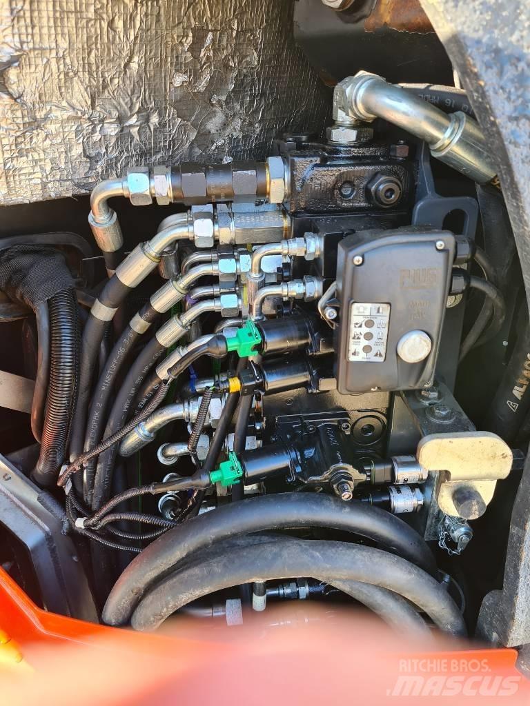 Eurocomach ES 90 UR حفارات وسط 7 طن - 12 طن