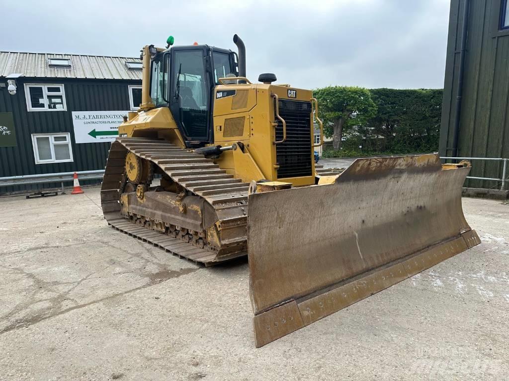 CAT D 6 N LGP بلدوزرات مجنزرة