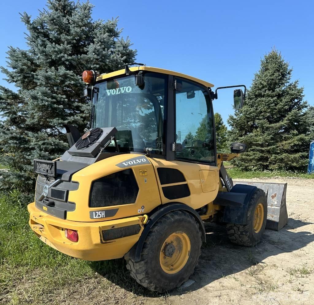 Volvo L 25 H لوادر بعجل