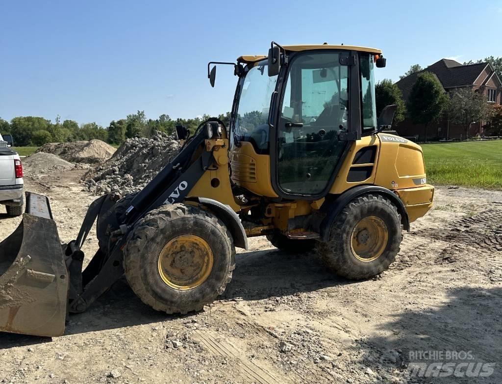 Volvo L 25 H لوادر بعجل