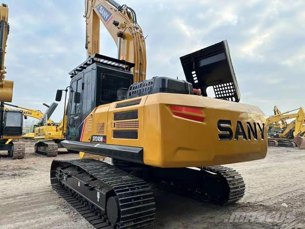 Sany SY 245 C حفارات زحافة