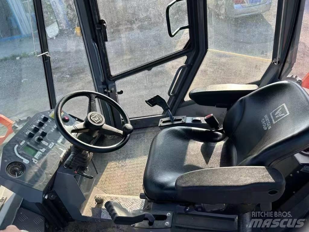 Bobcat S 300 لوادر انزلاقية التوجيه