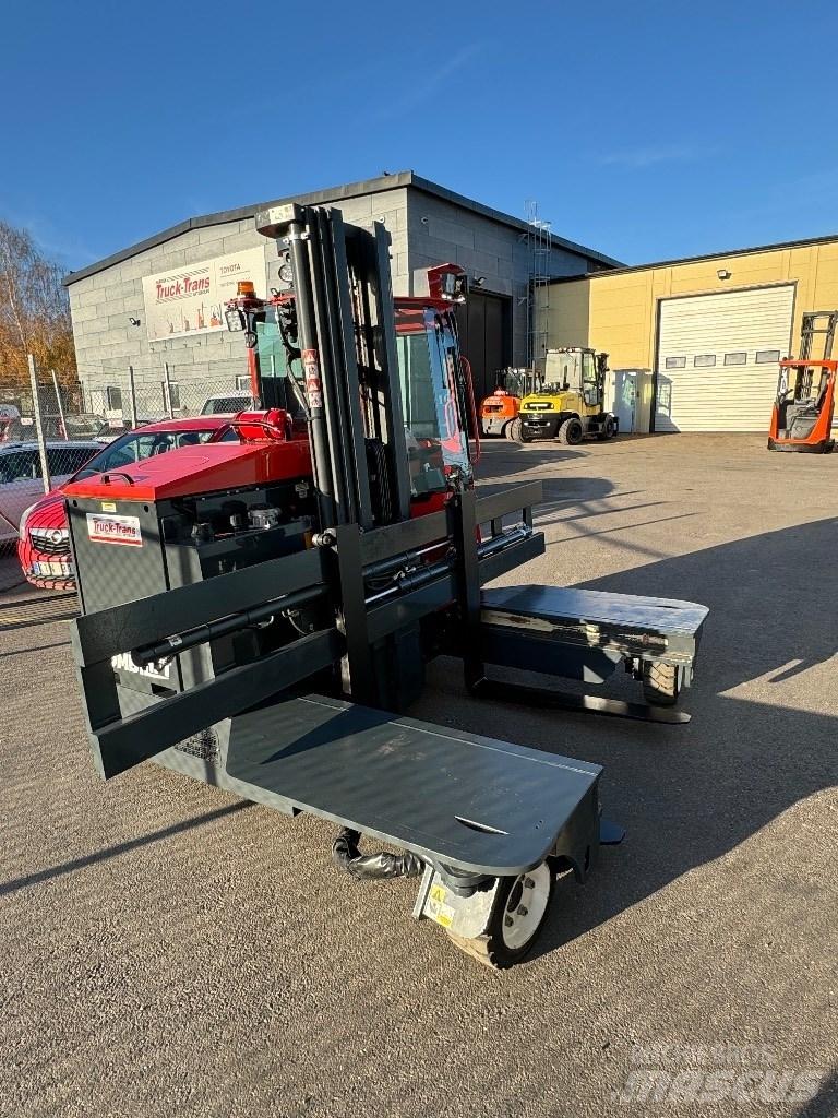 Combilift C3000ET شاحنة المناولة رباعية الاتجاهات