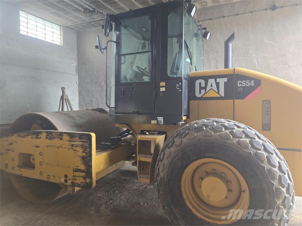 CAT Walze CS 54X ماكينات زراعية أخرى