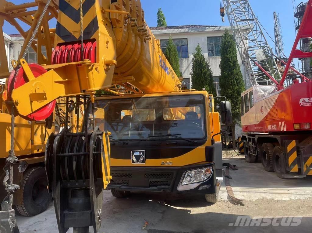 XCMG QY70K رافعات الطرق الوعرة