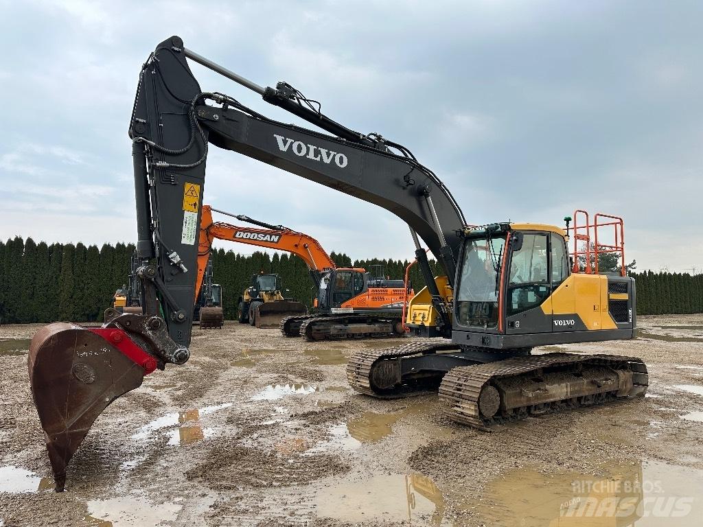 Volvo EC 220 EL حفارات زحافة