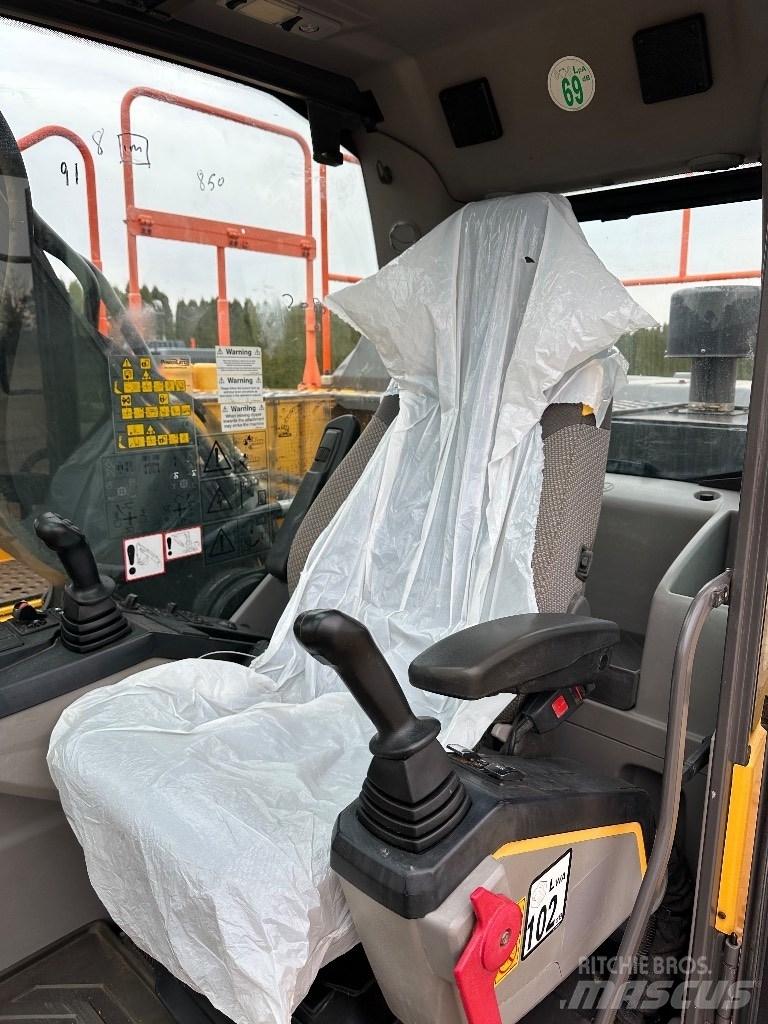 Volvo EC 220 EL حفارات زحافة
