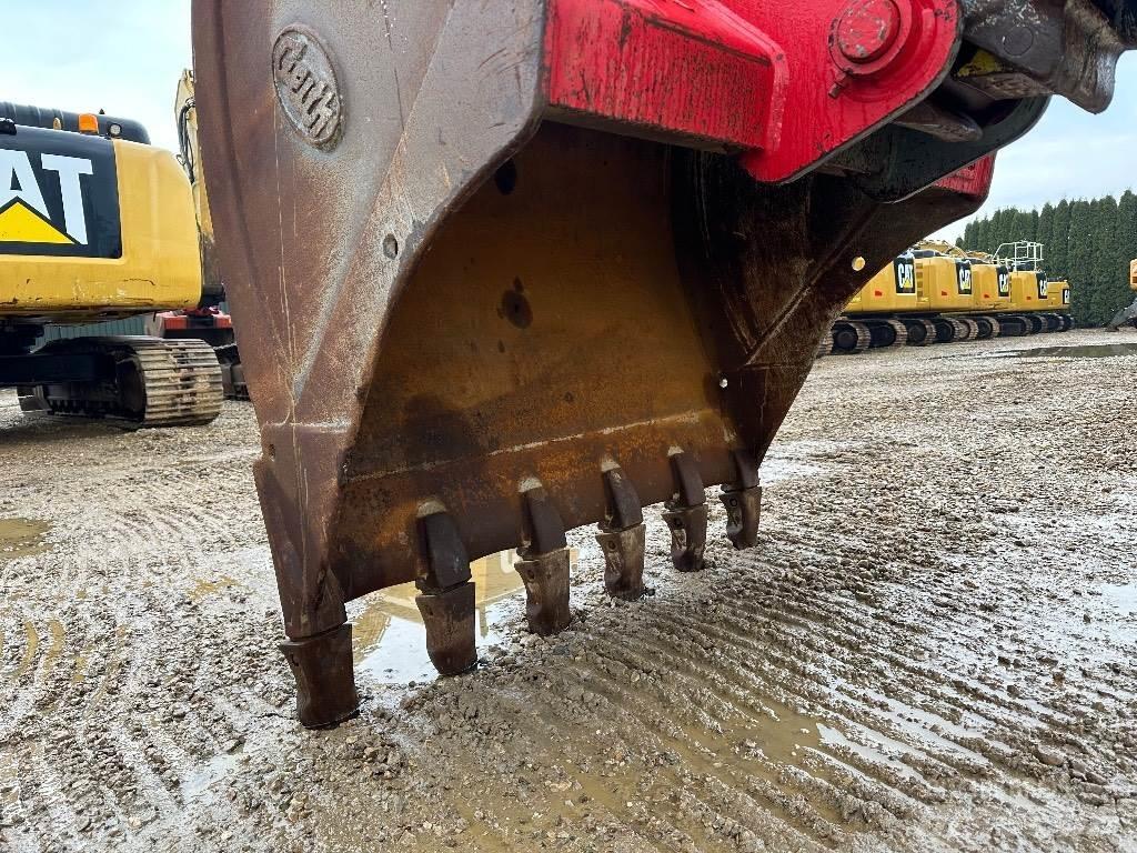 Volvo EC 220 EL حفارات زحافة