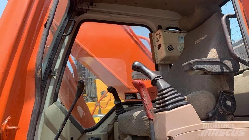 Doosan DH 300 LC-7 حفارات زحافة