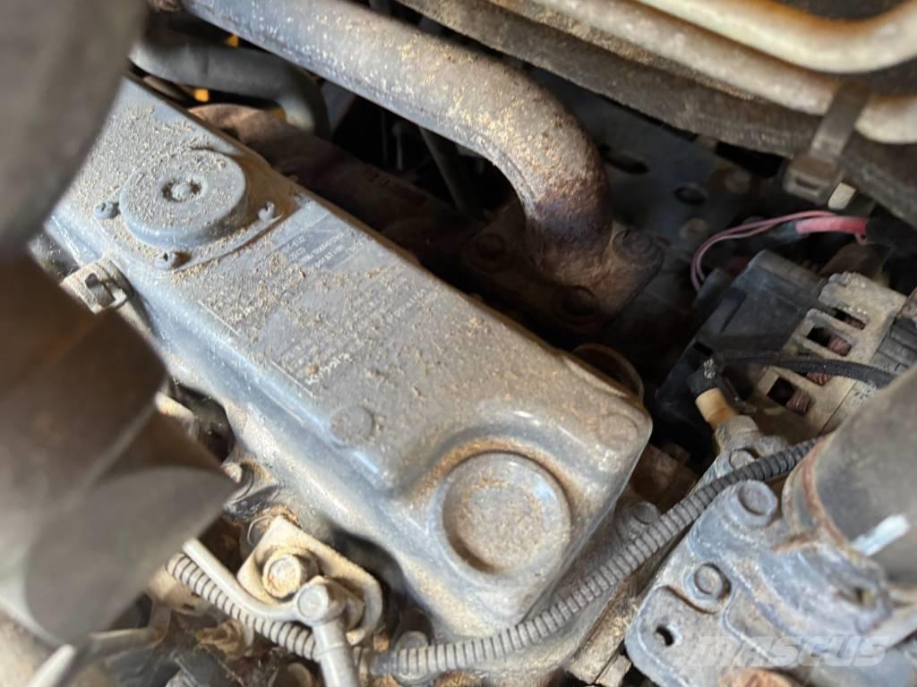 Bobcat S 450 لوادر انزلاقية التوجيه