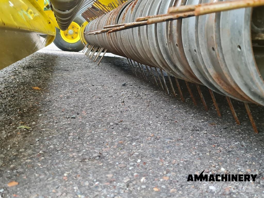 John Deere 9900 i حصادات الأعلاف