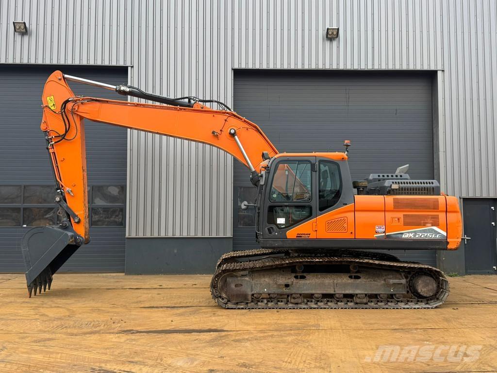 Doosan DX225LC-7 حفارات خاصة