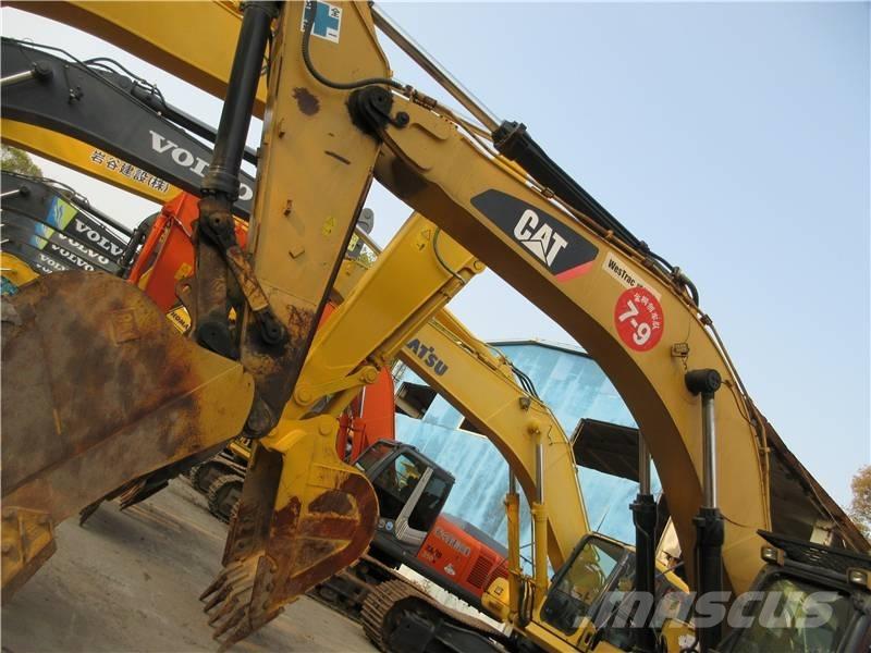 CAT 349 D حفارات زحافة