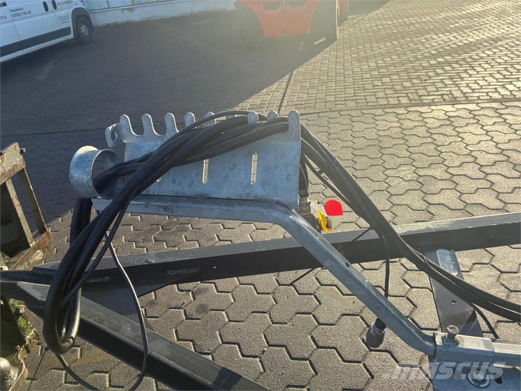 Fliegl DPW 180 B مقطورات الحزم