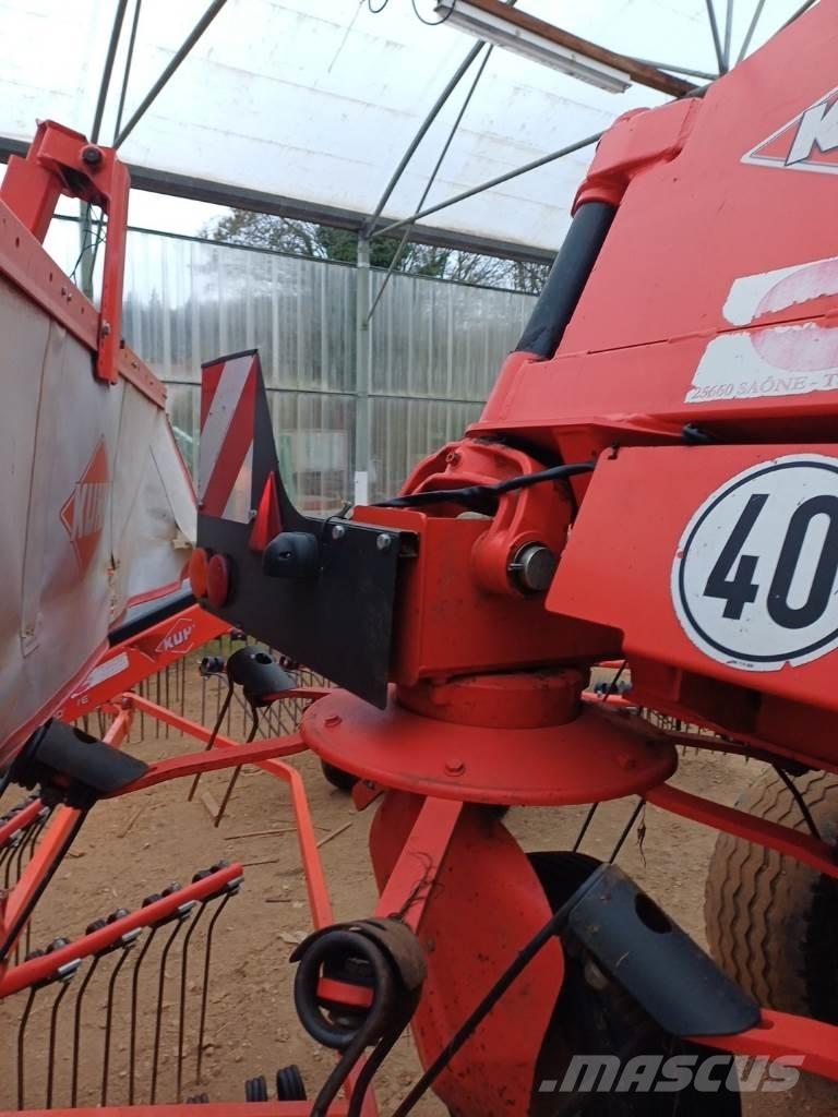 Kuhn GF 13012 مكابس وميبسات التبن