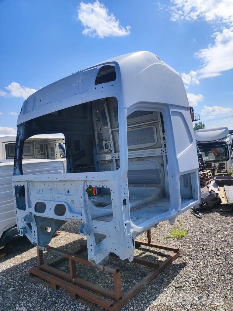 Volvo FH4 CABIN كابينة والداخلية