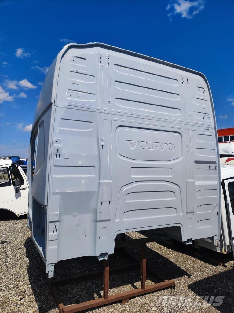 Volvo FH4 CABIN كابينة والداخلية