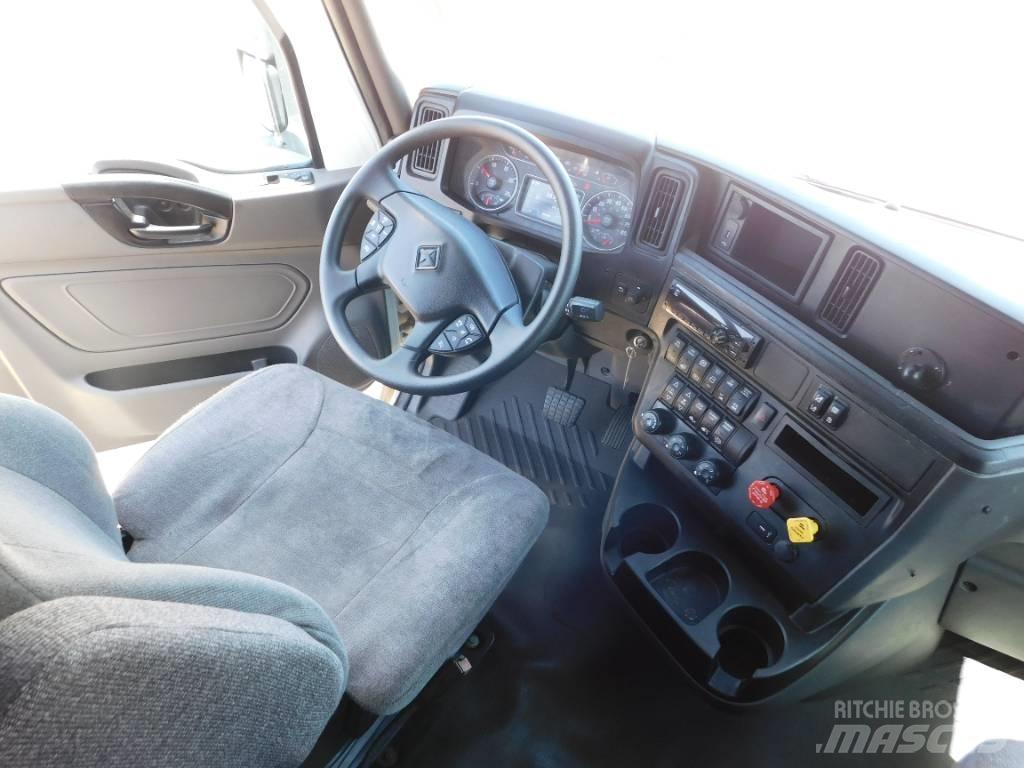 International LT 625 وحدات الجر