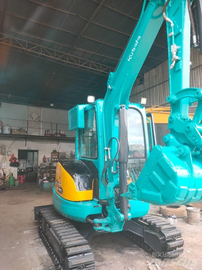 Kubota U 35 حفارات زحافة