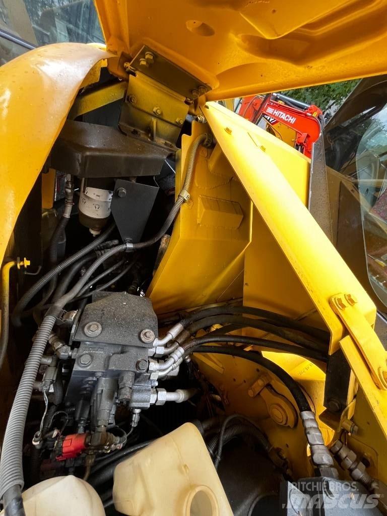 Komatsu PC78US-8 حفارات زحافة