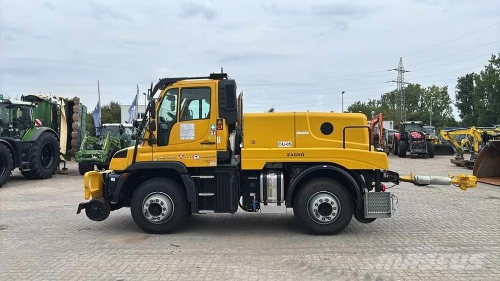 Unimog U423 شاحنات بمقصورة وهيكل