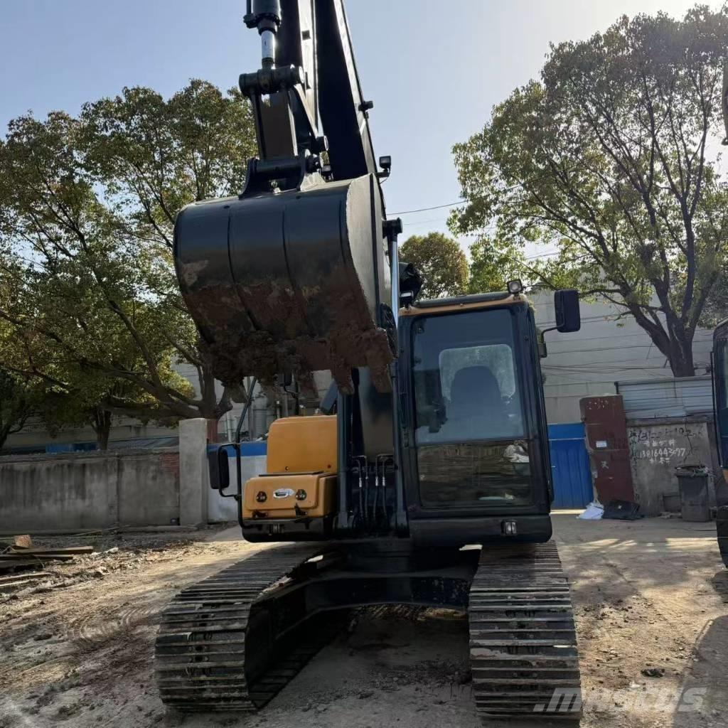 Hyundai R150LC-9S حفارات زحافة