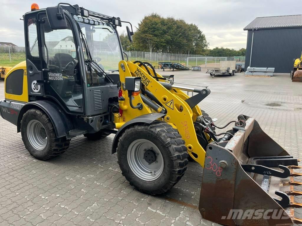 Wacker Neuson WL 34 لوادر صغيرة