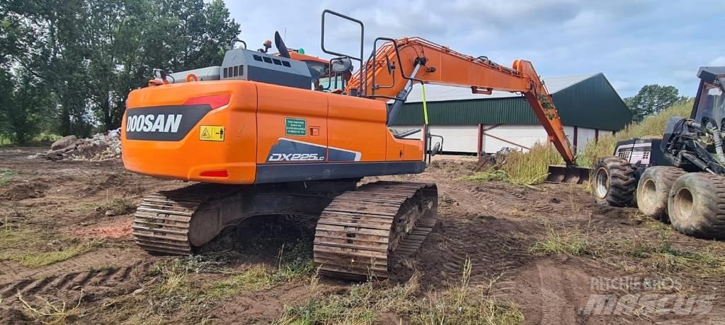 Doosan DX 225 LC-5 حفارات زحافة