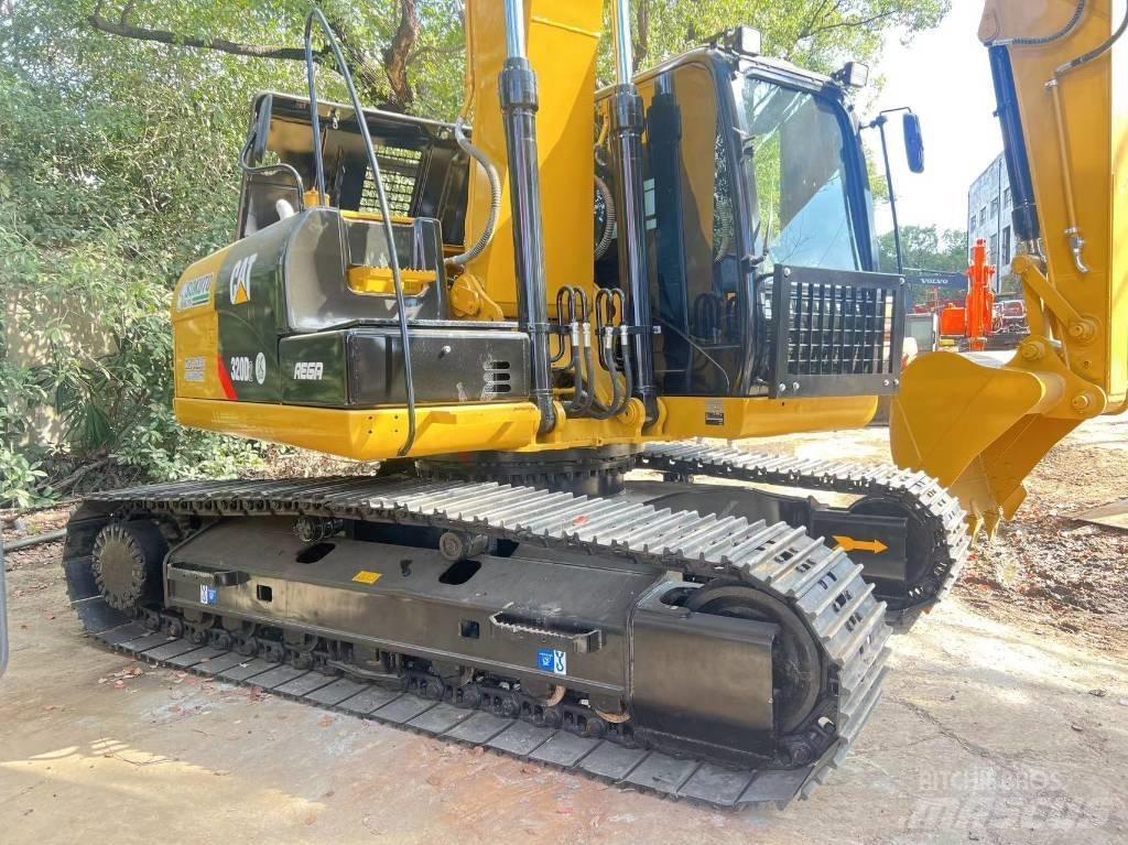 CAT 320 D L حفارات زحافة