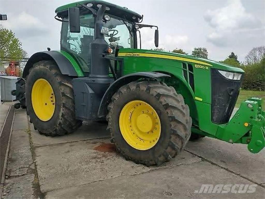 John Deere 8320R الجرارات