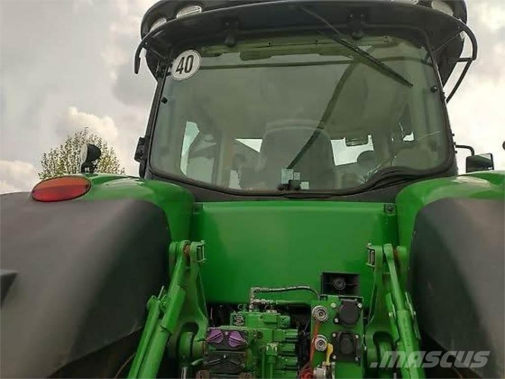 John Deere 8320R الجرارات