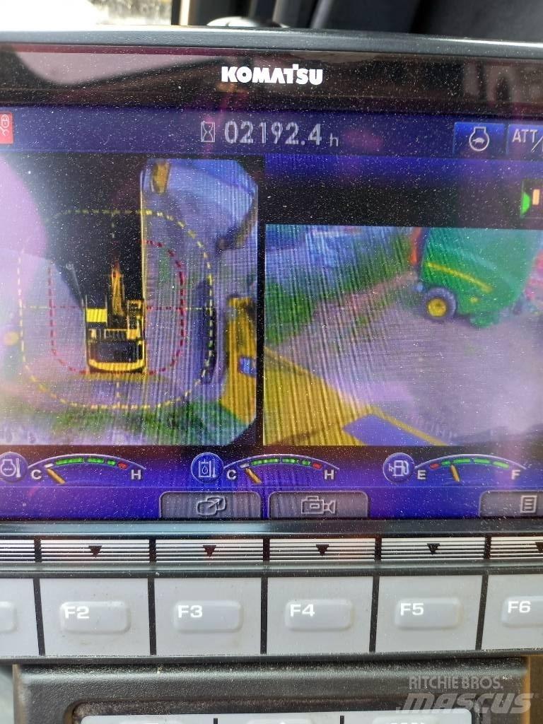 Komatsu PC 240 LC حفارات زحافة