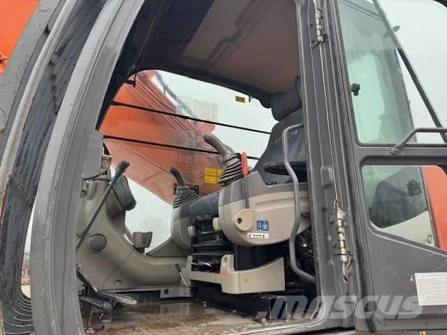 Hitachi ZX 350 LC N حفارات زحافة