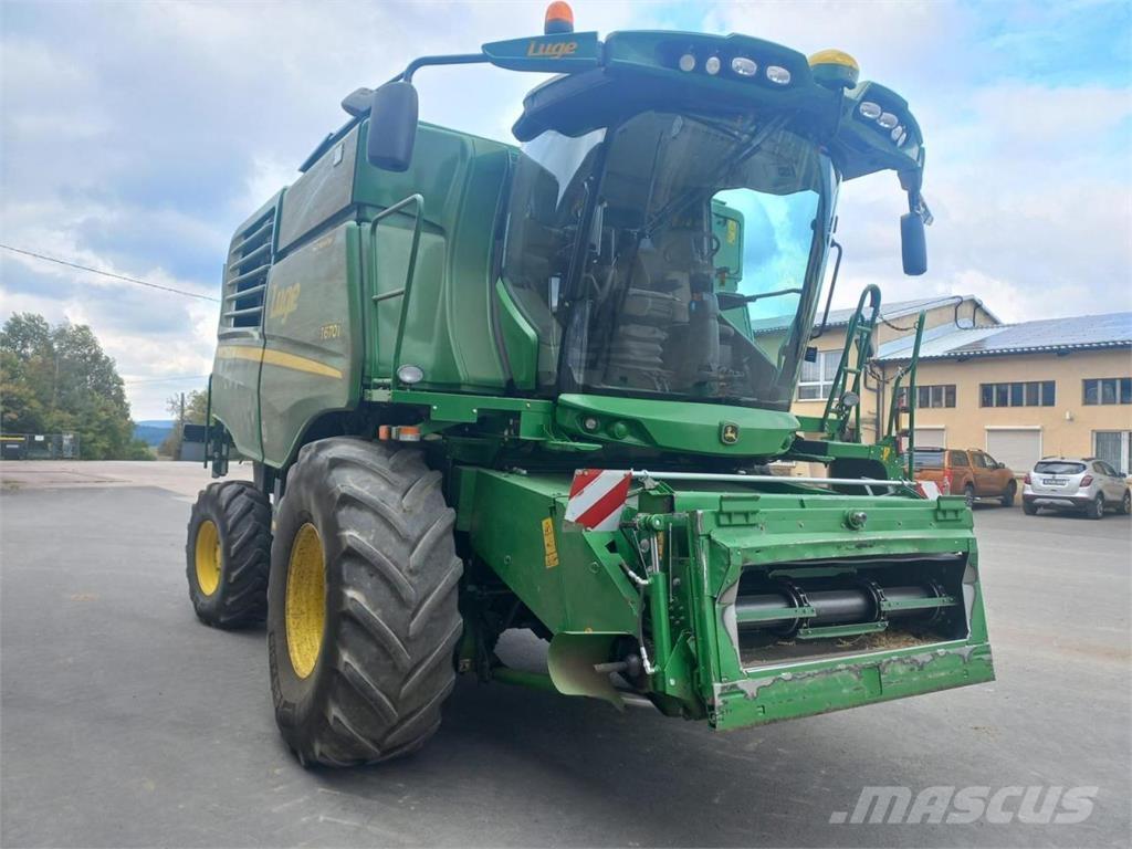 John Deere T670 HM حصادات