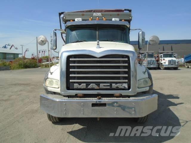 Mack GU813 شاحنات قلابة