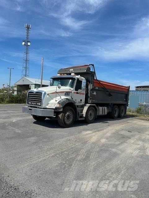 Mack GU813 شاحنات قلابة