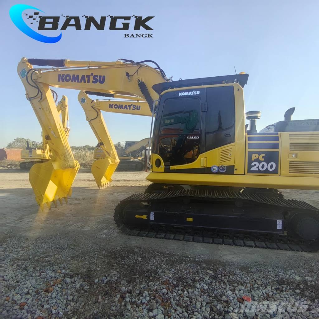 Komatsu PC200 حفارات زحافة