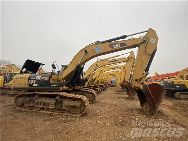 CAT 340D2 حفارات زحافة