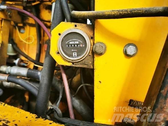 Load Lifter 2214-3 شاحنات الطرق الوعرة