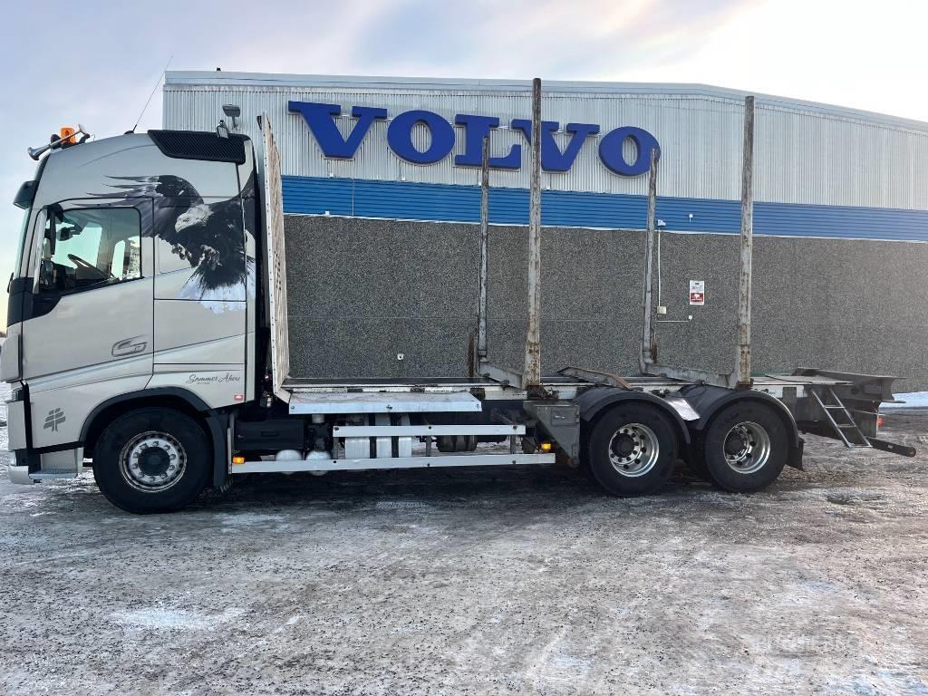 Volvo FH540 شاحنات أشجار