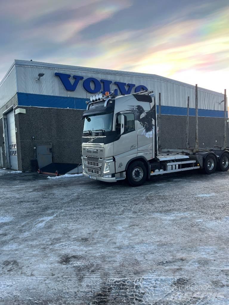 Volvo FH540 شاحنات أشجار