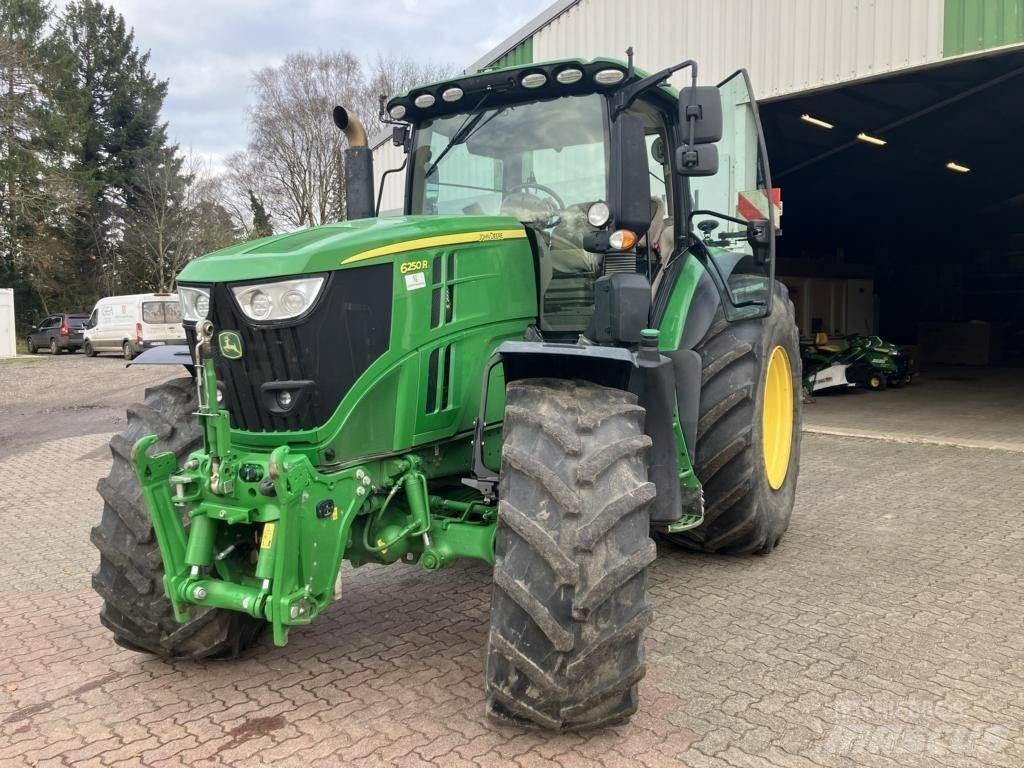 John Deere 6250R الجرارات