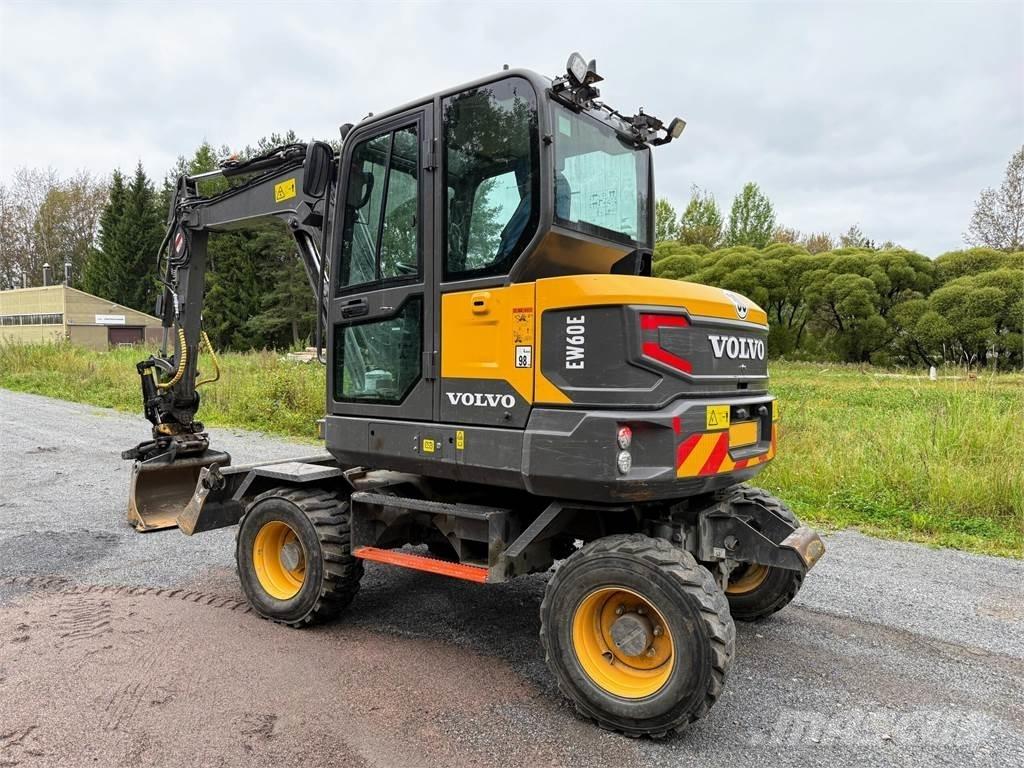 Volvo EW60 E حفارات بعجل