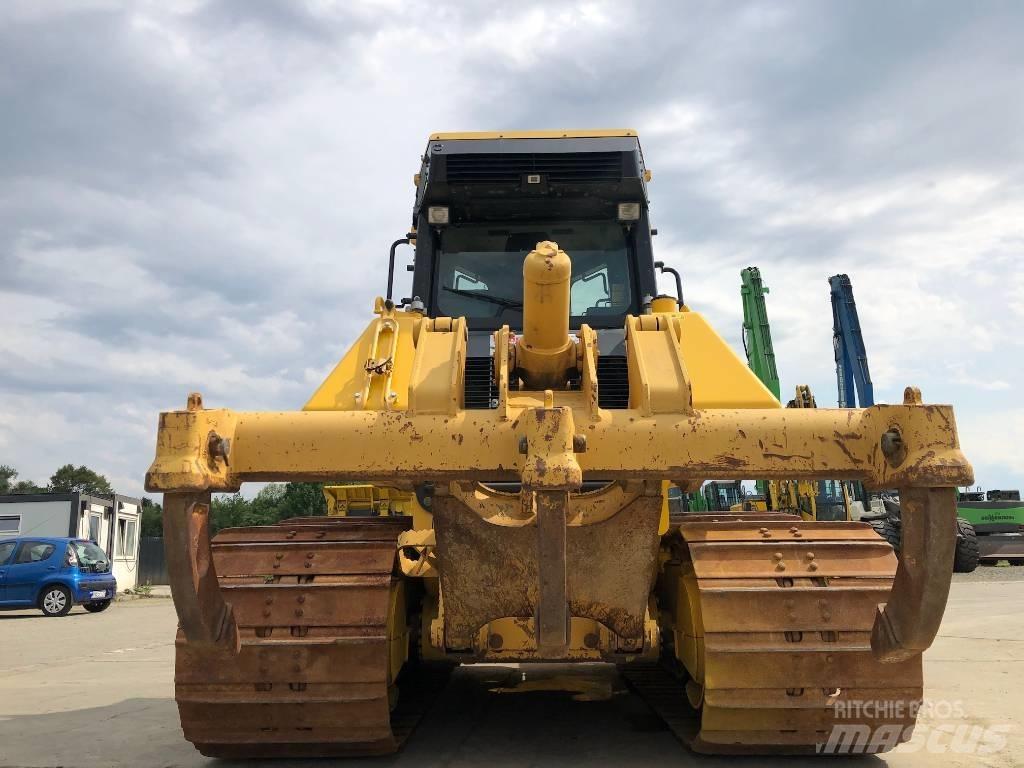Komatsu D 61 PXi-24 بلدوزرات مجنزرة