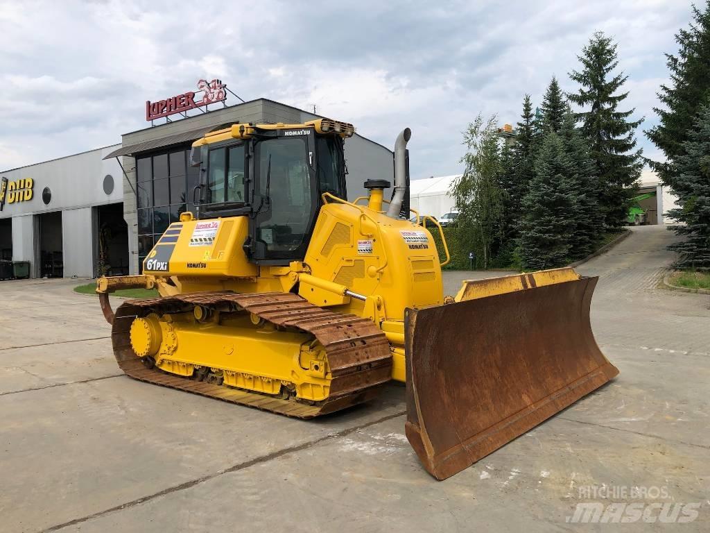 Komatsu D 61 PXi-24 بلدوزرات مجنزرة