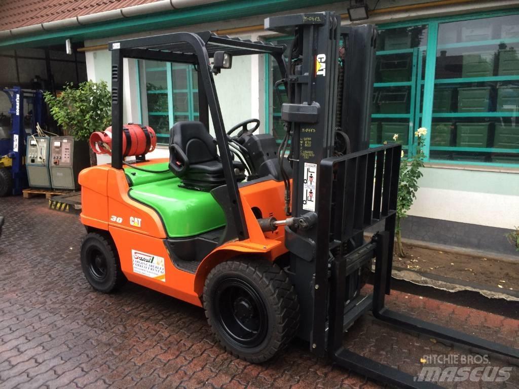 CAT GP 35 N V-2682 شاحنات LPG