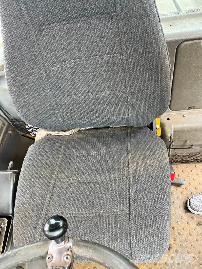 Volvo L90E لوادر بعجل